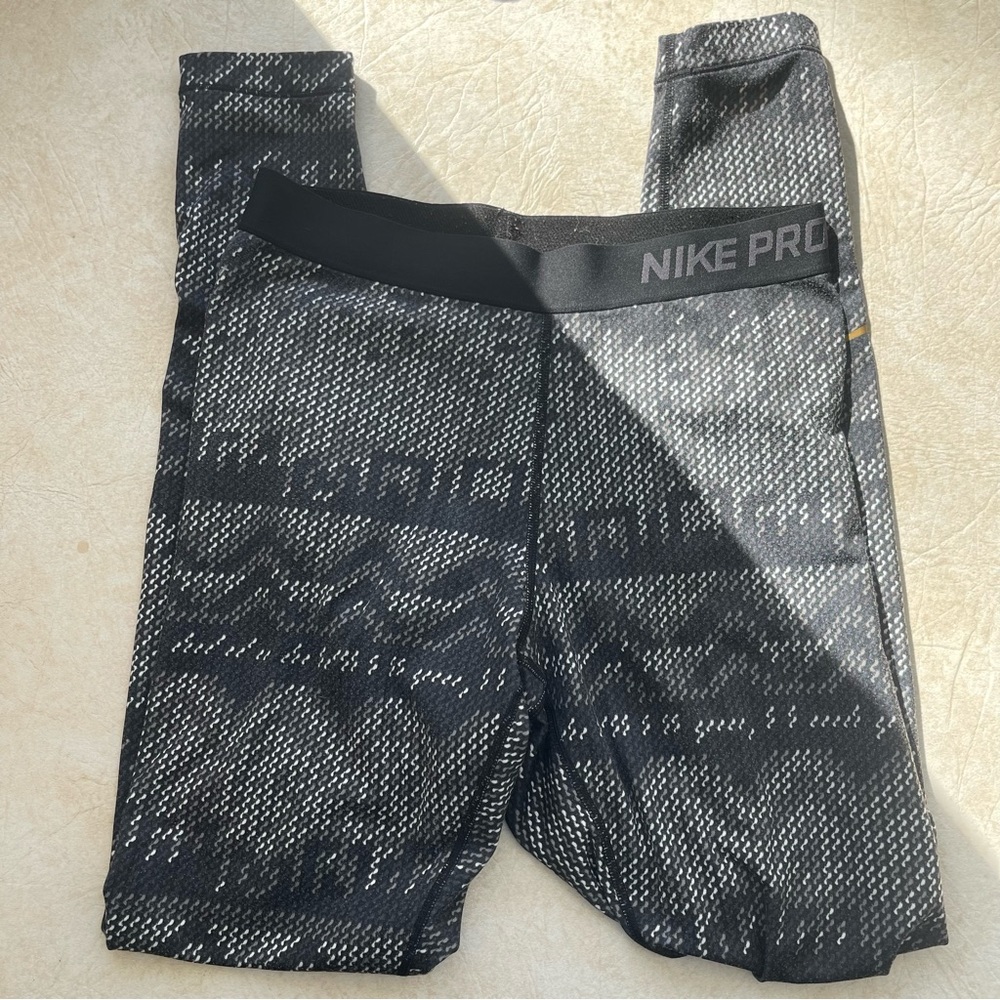 Nike Pro Black Gray Patterned Leggings